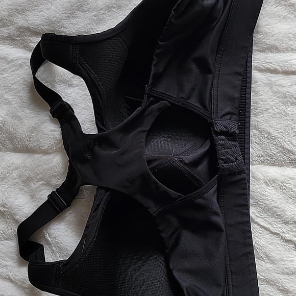 Sports Bra - Picture 4 of 5